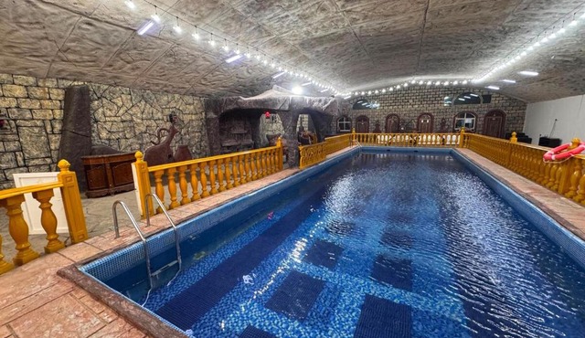 Al Saad Farm Private Resort 5 Bedrooms with Two Indoor Pools and Kids area By Betu in Al Ain