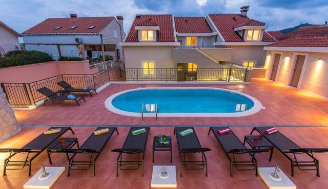Amazing apartment in Molunat with house sea view