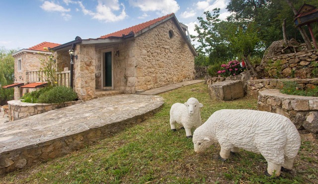 Amazing home in Dicmo