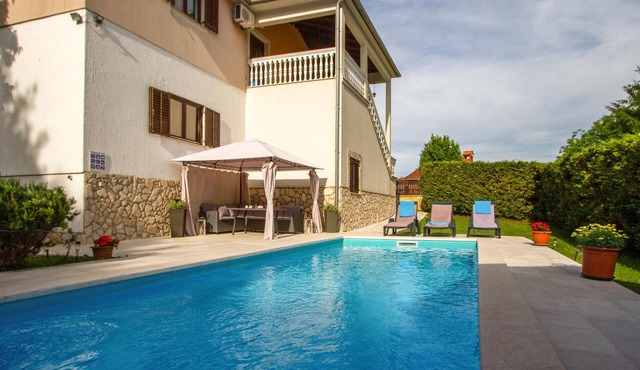 Amazing home in Jakacici in Jakacici