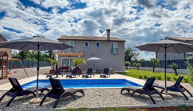 Amazing home in Nedescina