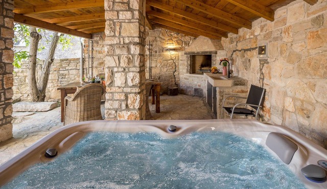Amazing home in Puntera with WiFi in Puntera