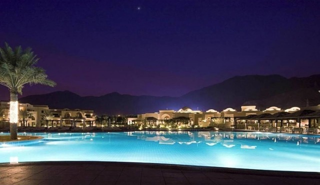 An Upscale Elegant Room with Side Sea Views and Pool - Perfect for Vacation in Adgat