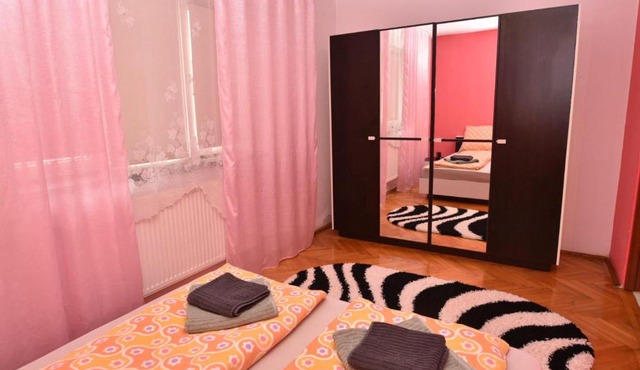 Apartament 3 in Haţeg