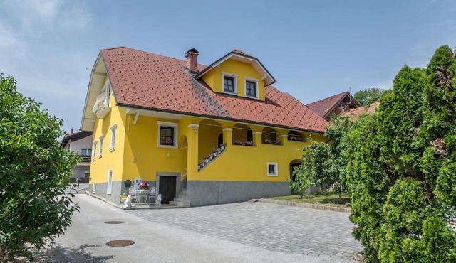 APARTMA AJDA in Komenda