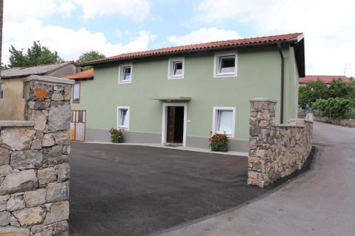 Apartmaji Lukovi in Obrov