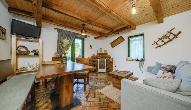 Apartment 'Holiday Park Plitvice Paradise' with Mountain View, Balcony and Wi-Fi in Vranovača