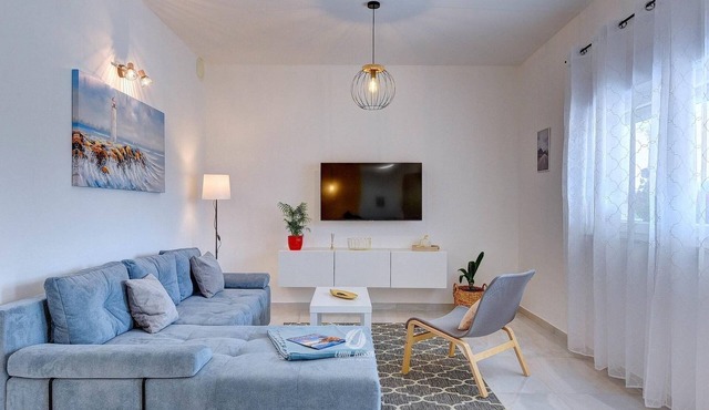 Apartment in Valtura with Family-Friendly Yard in Pula