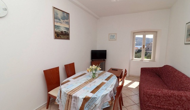 Apartment Lepur Slano - Two-Bedroom Apartment with Terrace