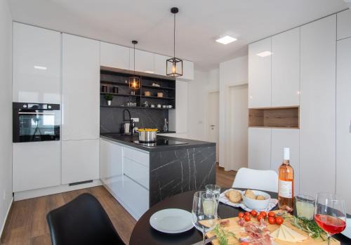Apartment Mia Šimuni by Pag tours