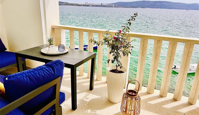 Apartment mit Terrasse am Meer