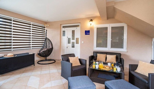 Apartment Nature View - Three Bedroom Apartment with Jacuzzi in Cibaca