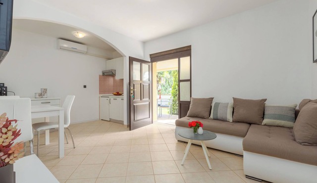 Apartment Residence Adelia 2 (91309-A1) - Sveti Lovrec