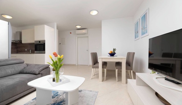 Apartment Seafront Maris - 3 (Kvarner - Soline)