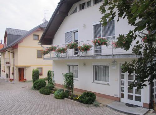 Apartment Sobe Ravbar in Novo Mesto