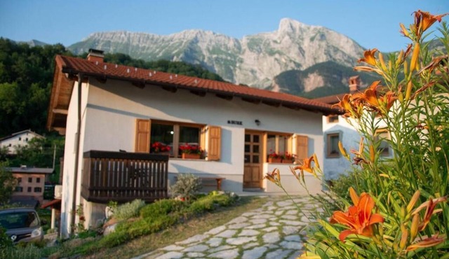 Apartment with 2 bedrooms, sleep 5 on splendid location in Kobarid