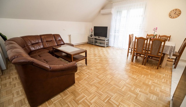 Apartments Želimlje - One Bedroom Apartment 1 in Skofljica