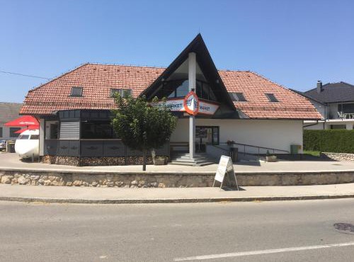 Apartments Avio in Zgornji Brnik