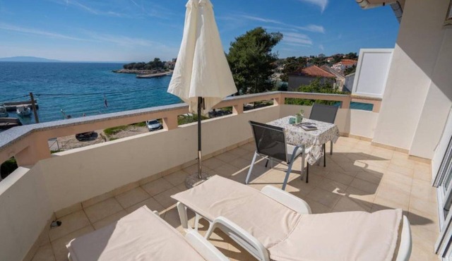 Apartments Beachfront Jakišnica (122481-A2) - Jakisnica
