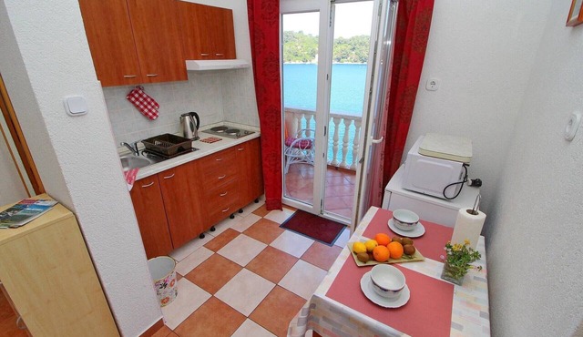 Apartments Filipović - Comfort One-Bedroom Apartment with Balcony and Sea View (A2) in Sobra