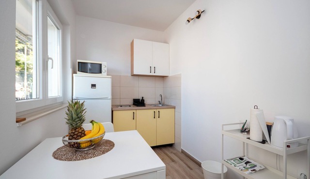 Apartments Ivan (10553-A1) - Omis in Omis