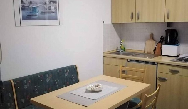 Apartments Marija - One Bedroom Apartment with Balcony and Sea View (Žuti A2)