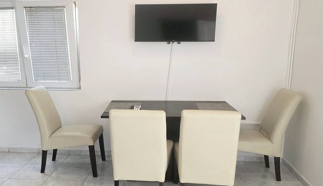 Apartments Mateo - One Bedroom Apartment - White