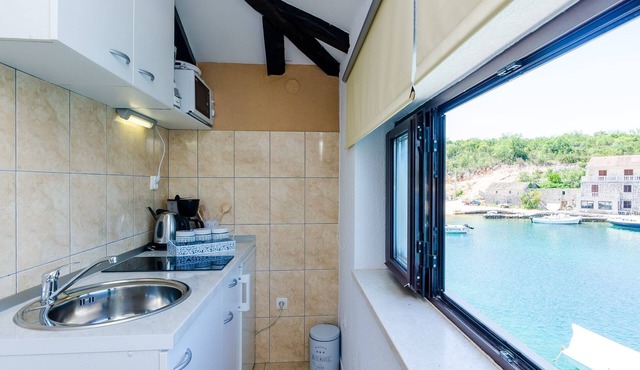 Apartments Melany - Studio Apartment with Shared Terrace and Sea View in Slano