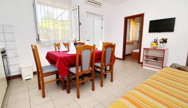 Apartments Neven - Two Bedroom Apartment with Terrace and Partial Sea View (A1) in Drace