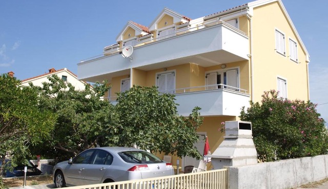 Apartments Pečnik in Povljana