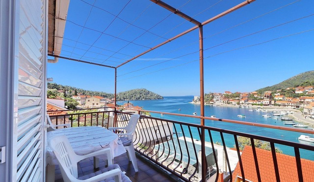 Apartments Peselj-One Bedroom Apartment with Balcony and Sea View (2) in Smokvica