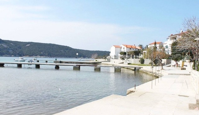 Apartments Roberto, (14185), Kampor, hr