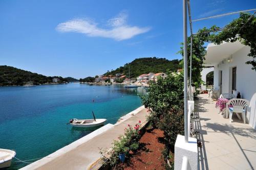 Apartments Slavica in Ubli