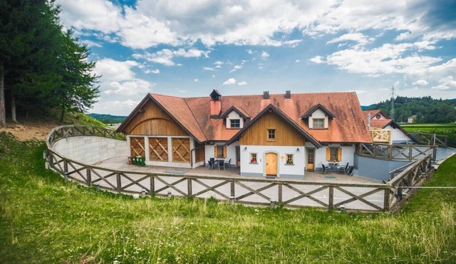 Apartments Tourist farm Matijovc in Podbrezje