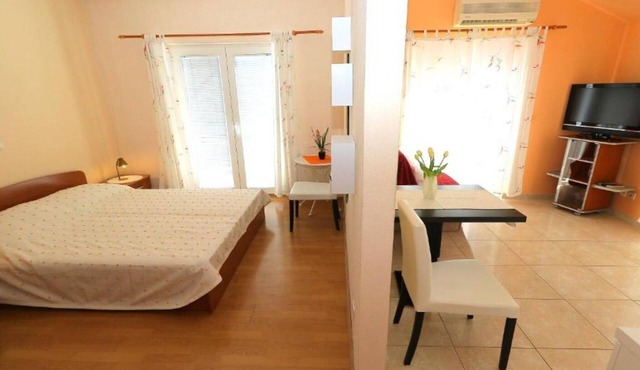 Apartments Trogrlić - Comfort One-Bedroom Apartment with Balcony and Sea View