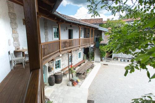 Apartments Valentinus 1800 in Sežana