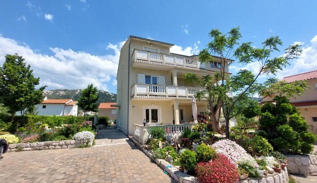 Apartments Velinka
