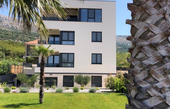 Apartments Villa 19 in Podstrana