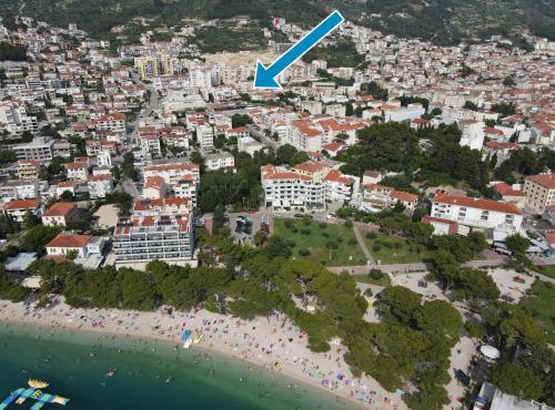 Apartments with hot tub Makarska - 18898 in Makarska