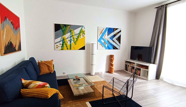 Art Place - Spacious & Chic