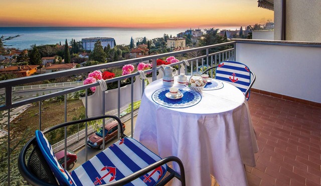 Awesome apartment in Lovran with WiFi