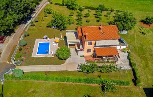 Awesome Apartment In Nedescina