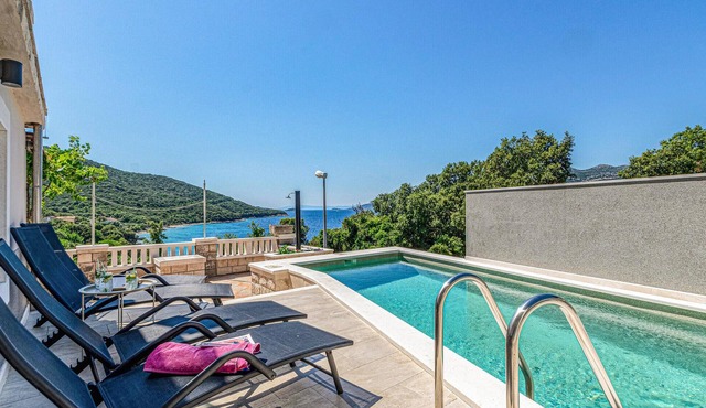 Awesome apartment in Zrnovo in Zrnovo