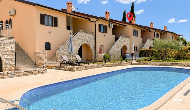 Awesome home in Kastelir with swimming pool