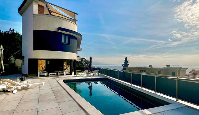 Awesome home in Opatija