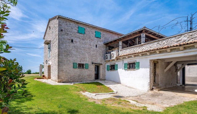 Awesome home in Pazin with WiFi in Pazin