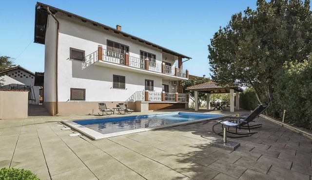 Awesome home in Polaca