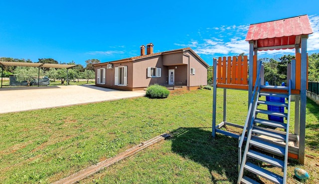 Awesome home in Pula with WiFi in Pula