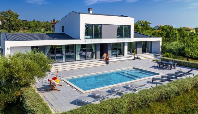 Awesome home in Rakalj in Rakalj