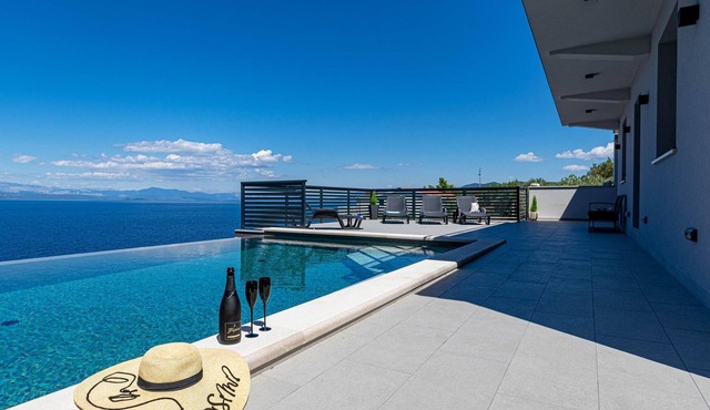 Beach front home in Blato